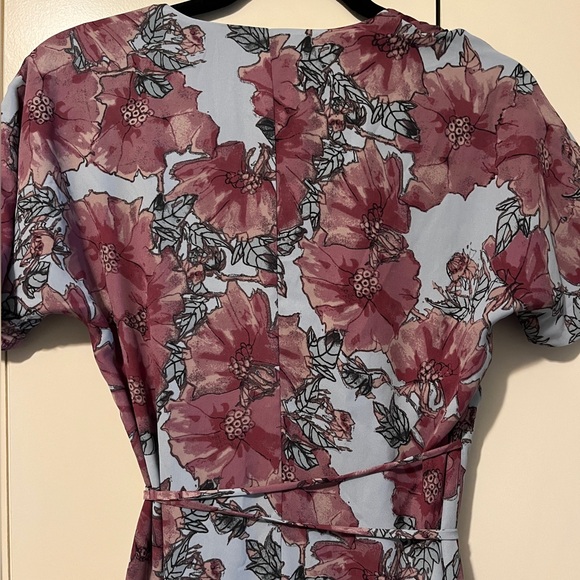 Aritzia Wallace Babaton Floral Wrap Dress Size XS - Picture 6 of 8